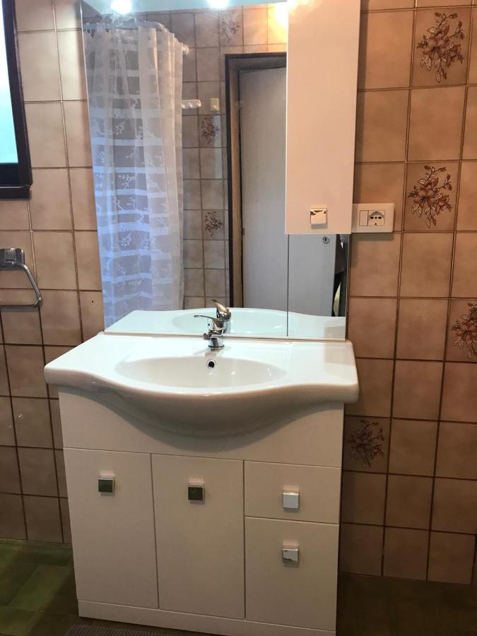Villa Immersa Nel Verde A Lanzo D'Intelvi Ngoại thất bức ảnh